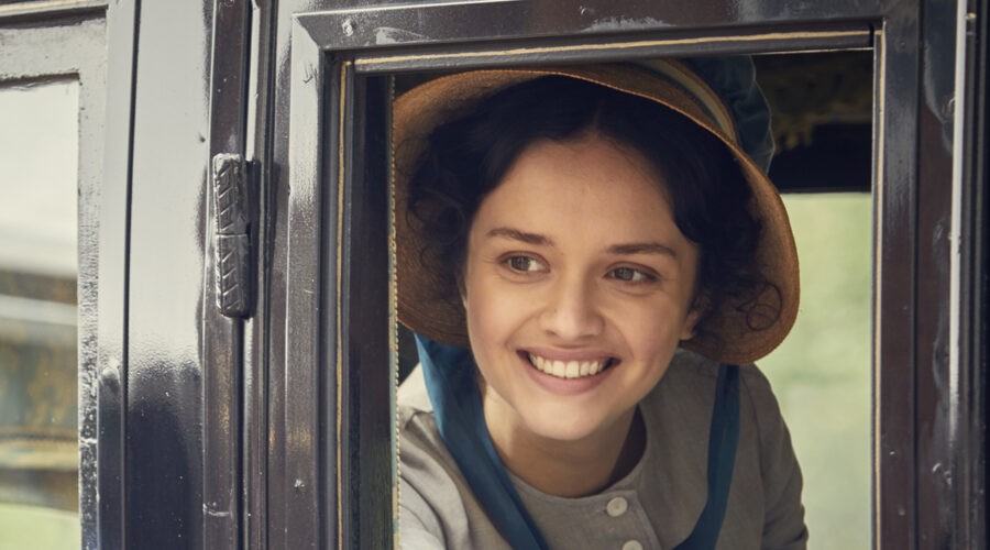 Olivia Cooke (Rebecca