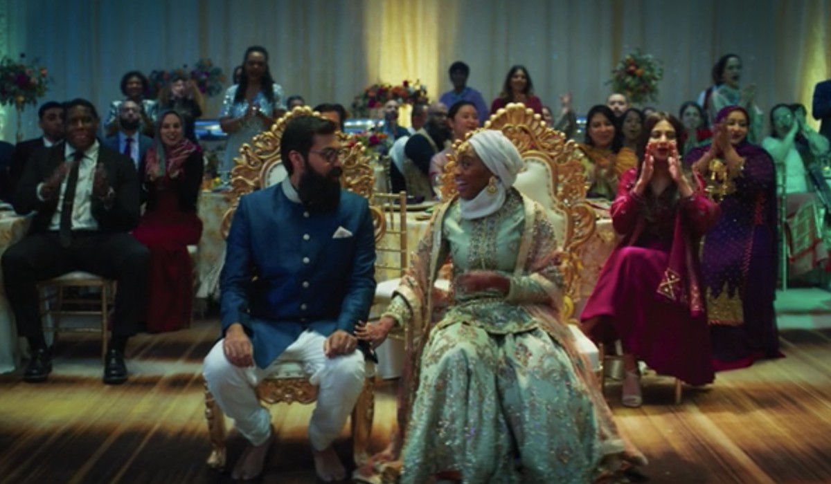 Saagar Shaikh (Aamir) e Travina Springer (Tyesha) nel terzo episodio di 