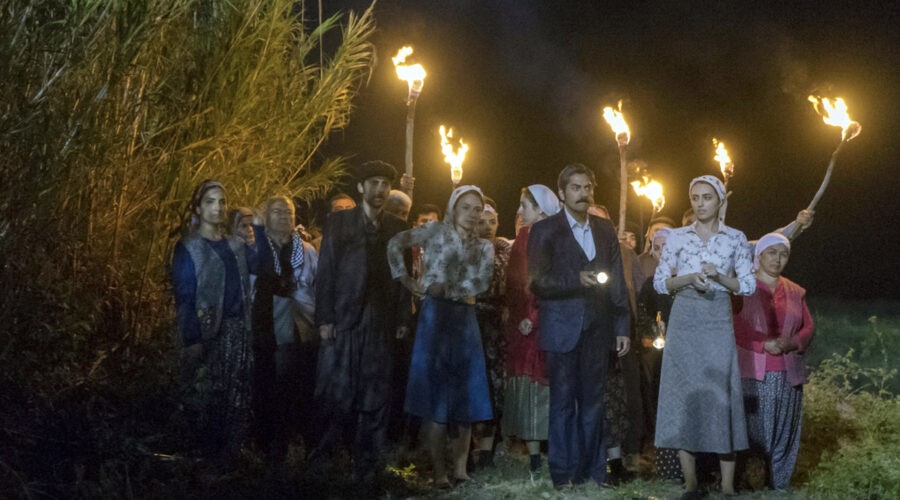 Una scena di gruppo della soap turca
