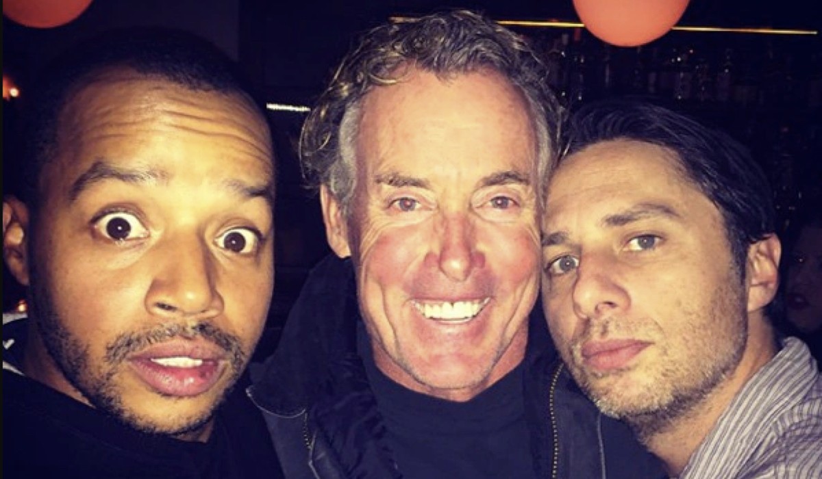 Da sinistra: Donald Faison, John C. McGinley e Zach Braff in uno scatto del 2014. Credits: @zachbraff/Instagram.