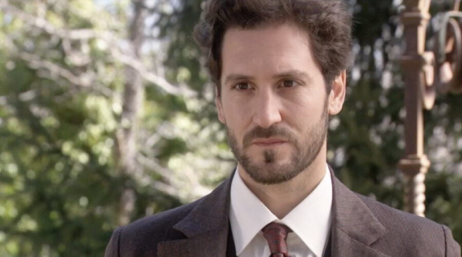Álex Gadea (Cristóbal Loygorri del Amo) in una scena della puntata 