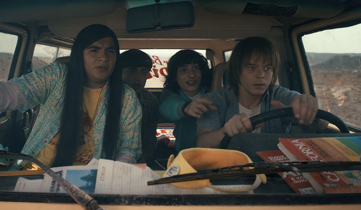 Da sinistra: Argyle (Eduardo Franco), Will (Noah Schnapp), Mike (Finn Wolfhard) e Jonathan (Charlie Heaton) in una scena di “Stranger Things 4”. Credits: Courtesy of Netflix.