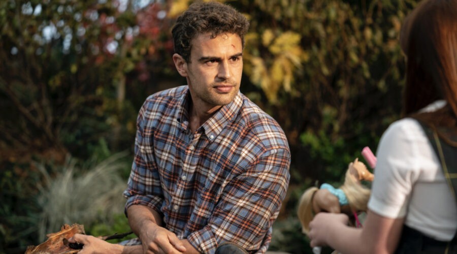 Al centro: Theo James in una scena di “The Time Traveler's Wife”. Credits: HBO/Sky.
