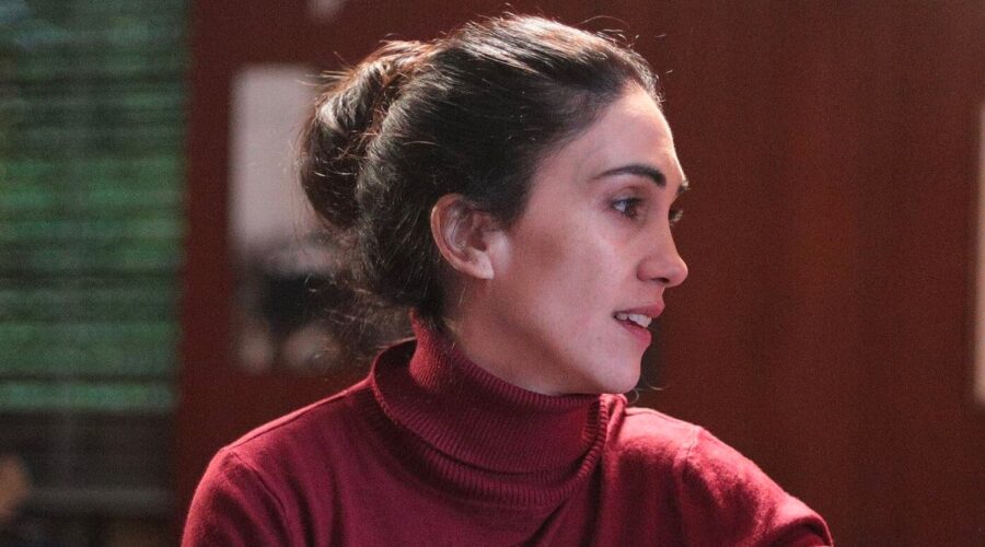 Anthi Afstratiadou interpreta Athena in una scena de 