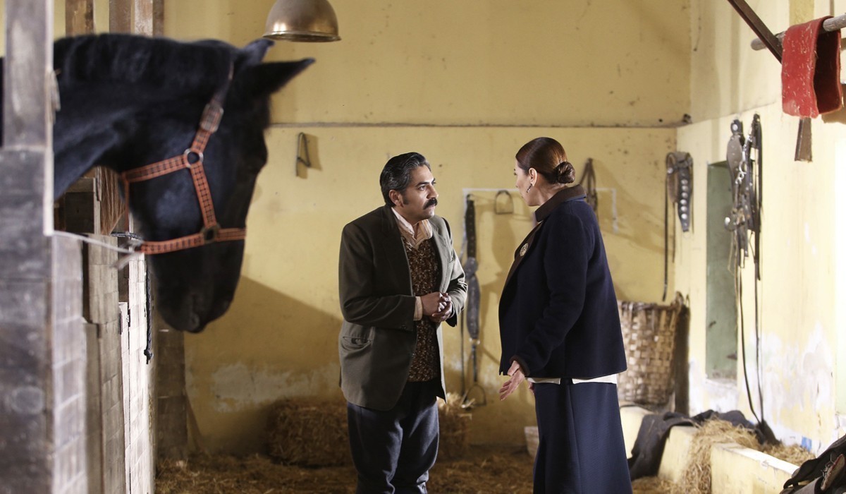 Da sinistra: Bülent Polat (Gaffur Taskin) e Vahide Perçin (Hünkar) in una scena di