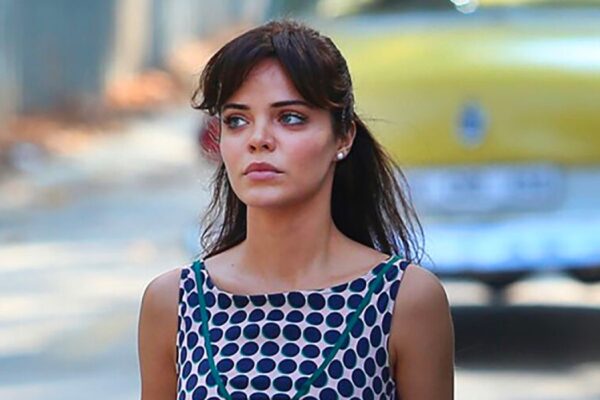 Hilal Altinbilek Interpreta Zuleyha In