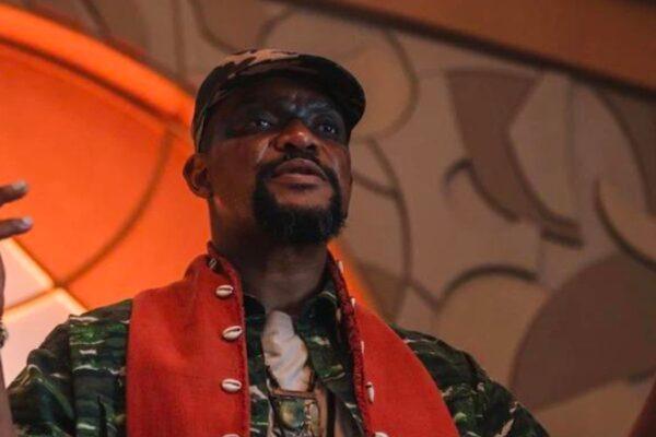 Hlomla Dandala in una scena di