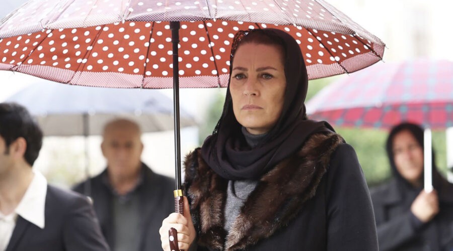 Vahide Perçin (Hünkar) in una scena di