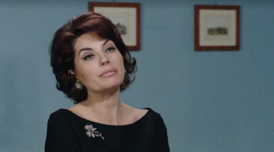 Vanessa Gravina (Adelaide Di Sant'Erasmo) in una scena della puntata 147 de