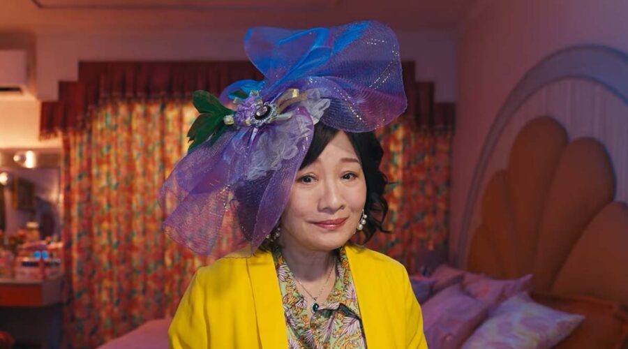 Billie Wang in una scena della serie TV