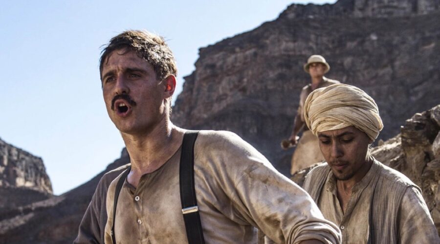 Max Irons In Una Scena Di