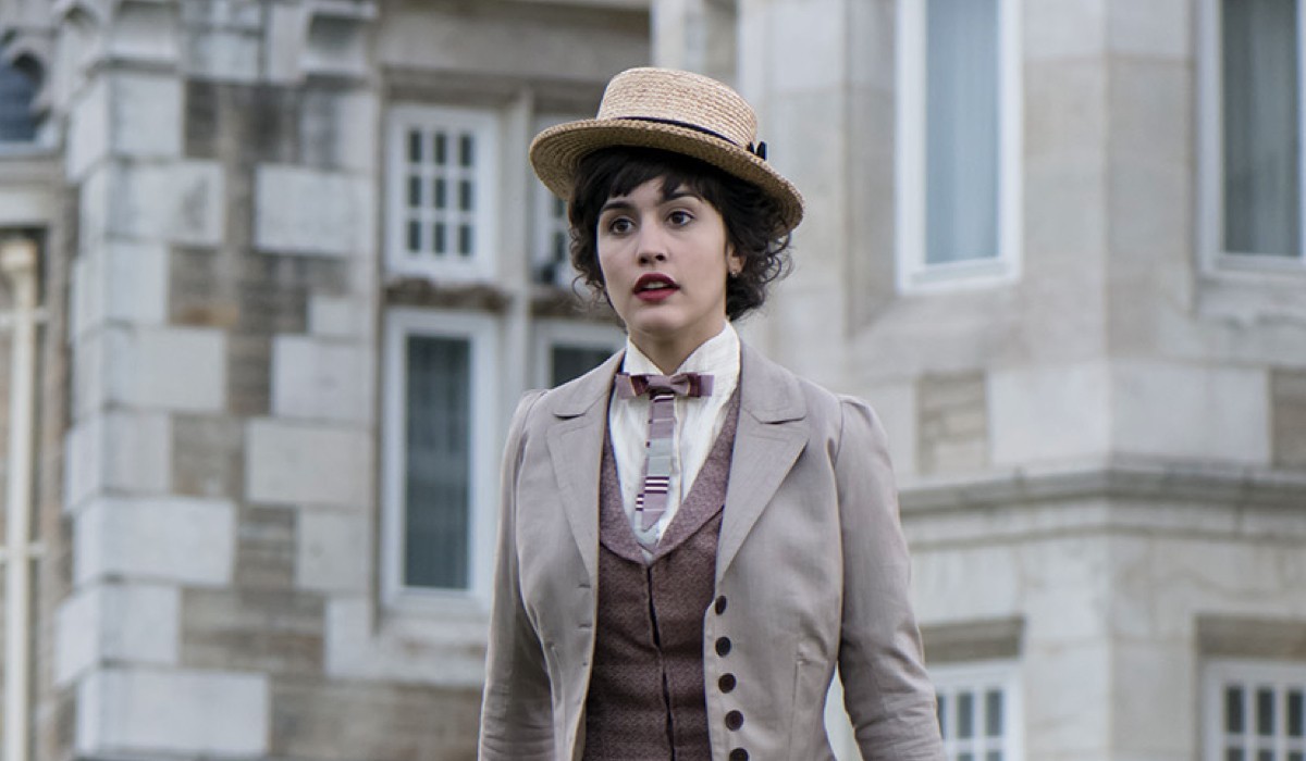 Megan Montaner (Maite) in una scena di