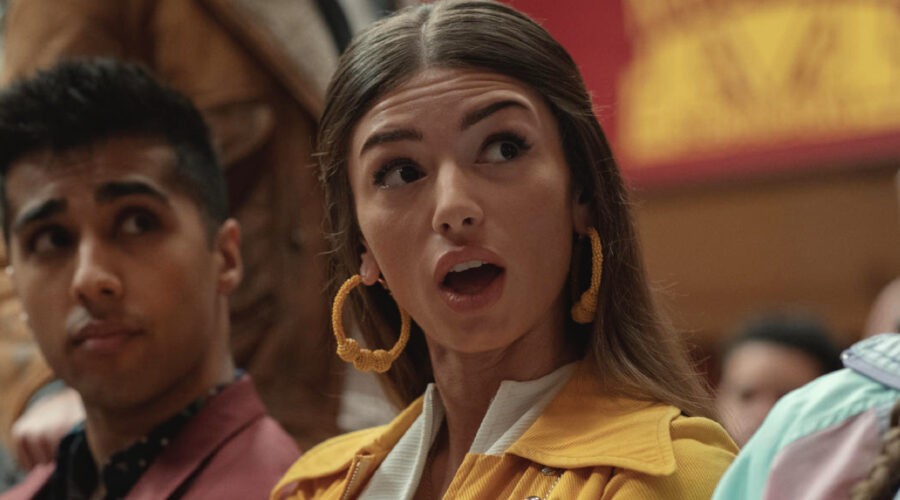 Mimi Keene (Ruby Matthews) in una scena del sesto episodio di 