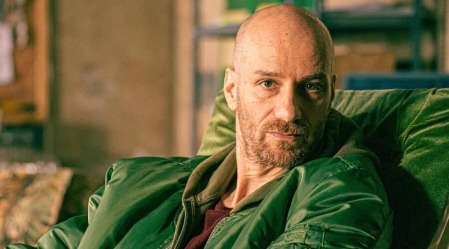 Nikolas Papagiannis Interpreta Michalis in 