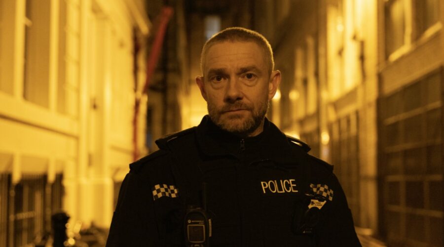 Martin Freeman in una scena del primo episodio di “The Responder”. Credits: Disney+.