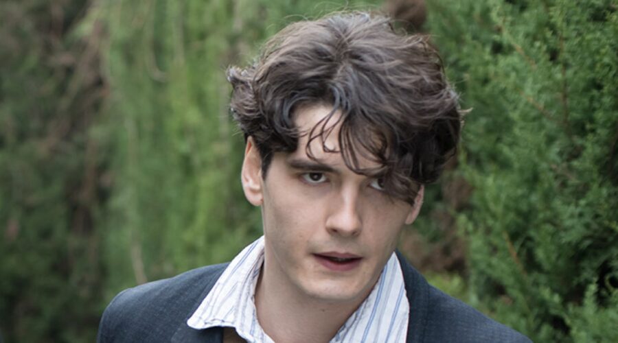 Yon González (Julio Olmedo) in una scena di 