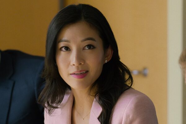 Arden Cho interpreta Ingrid in