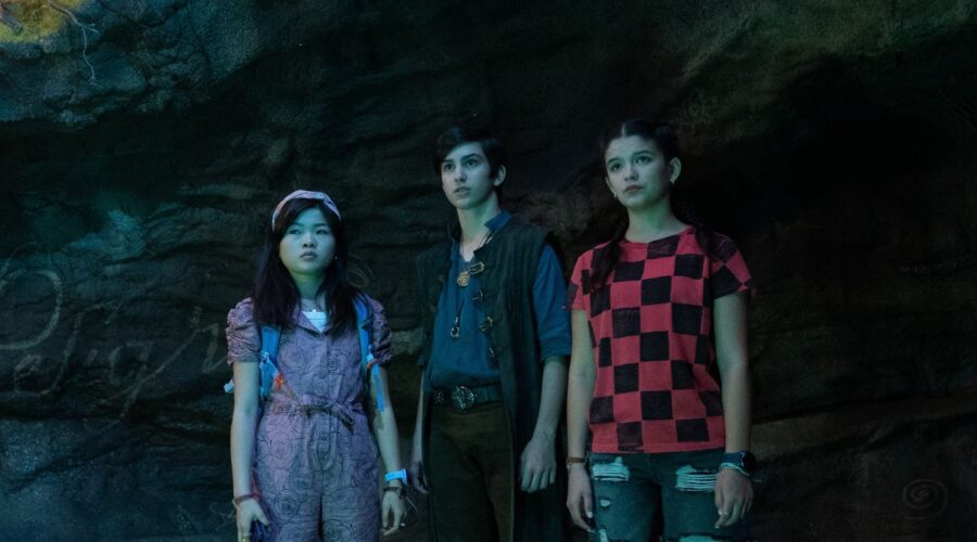 Da sinistra: Miya Cech, Spencer Hermes-Rebello e Yaya Gosselin in 