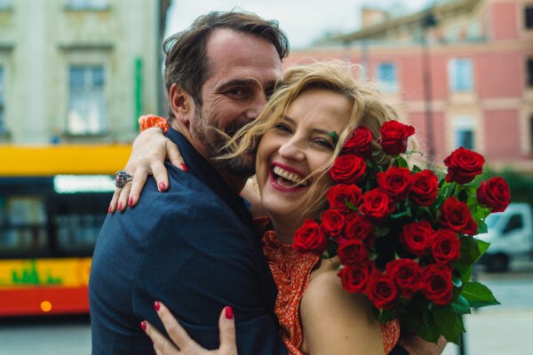 Da sinistra: Pawel Delag e Izabela Kuna in una scena di