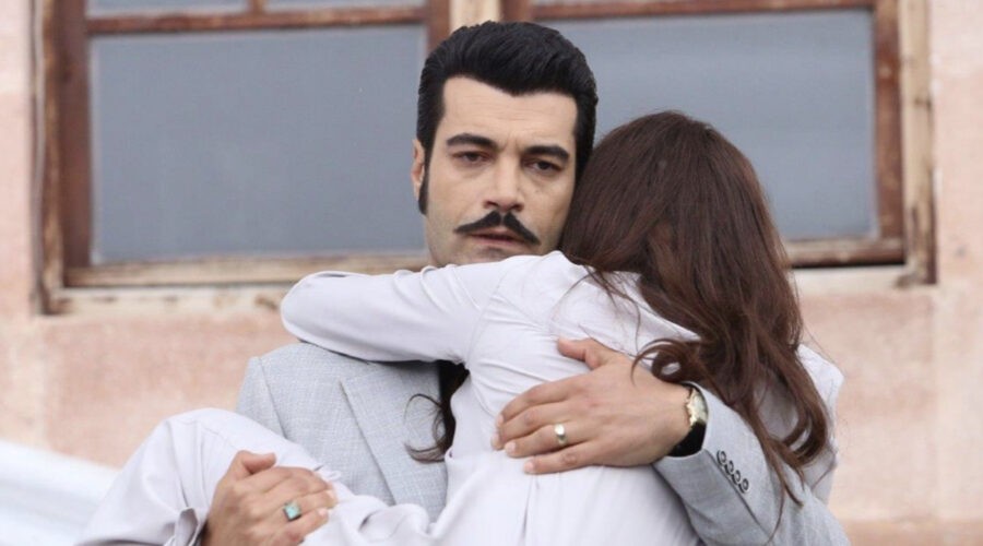 Murat Ünalmis (Demir) in una scena di 