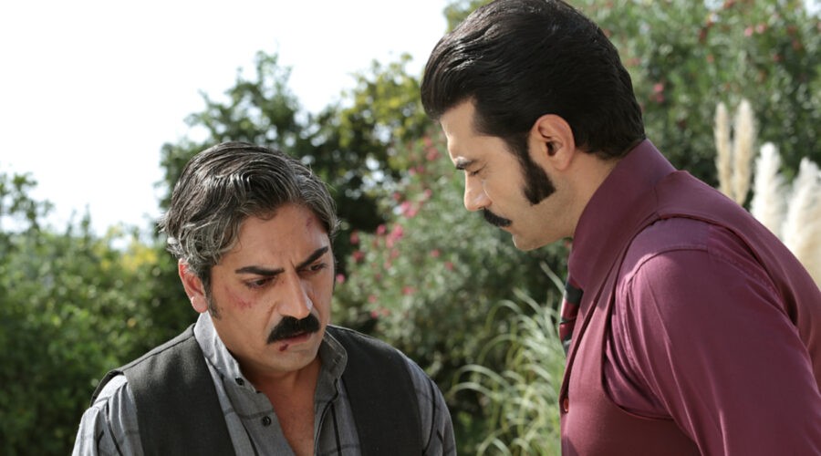 Da sinistra: Kerem Alisik (Fekeli) e Murat Ünalmis (Demir) in una scena di