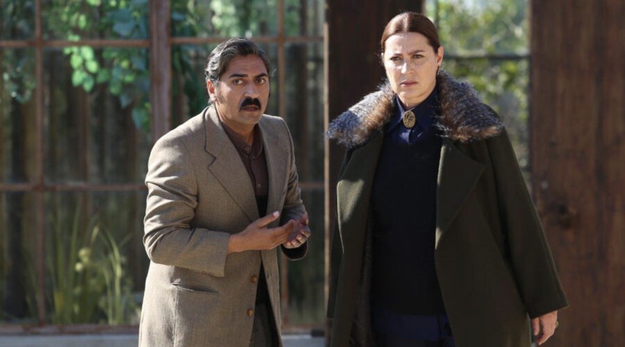 Da sinistra: Bülent Polat (Gaffur Taskin) e Vahide Perçin (Hünkar) in una scena di