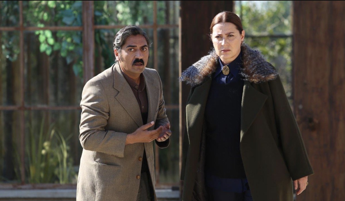 Da sinistra: Bülent Polat (Gaffur Taskin) e Vahide Perçin (Hünkar) in una scena di