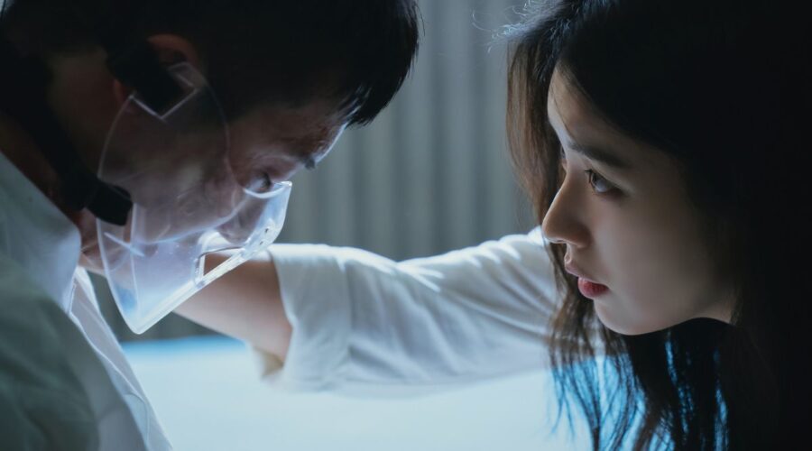 Han Hyo-joo (Yoon Sae Bom) in una scena di 