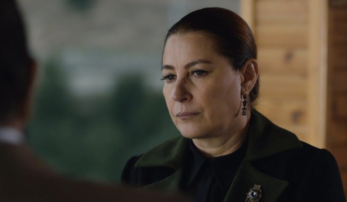 Vahide Perçin (Hünkar) in una scena di