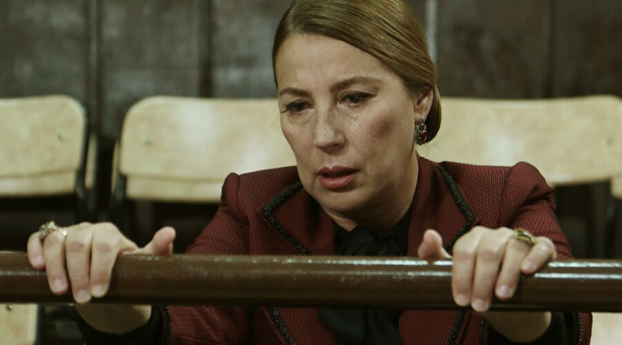 Vahide Perçin (Hünkar) in una scena di