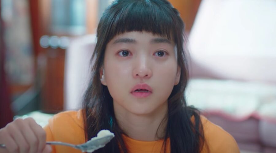 Kim Tae-ri in una scena del trailer di