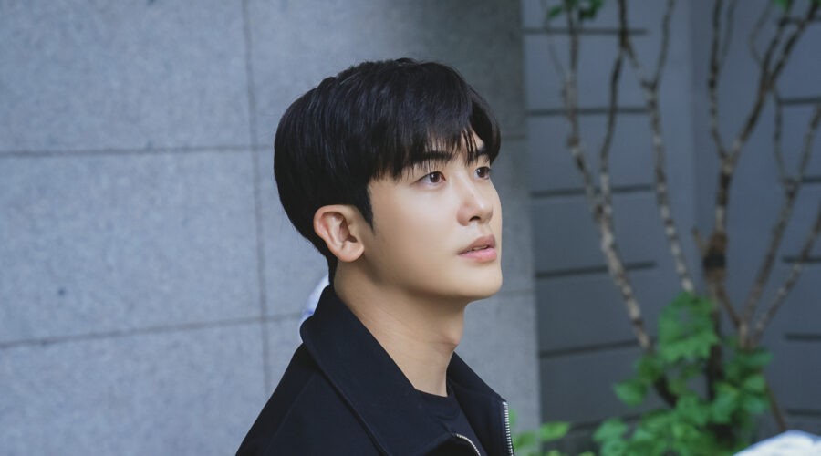 Park Hyung-sik In Happiness Credits Serially