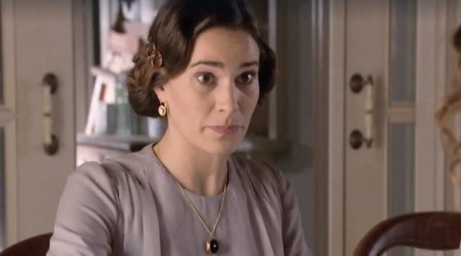 Celia Freijeiro (Adela Silva Torrealba) in una scena della puntata 11 di 