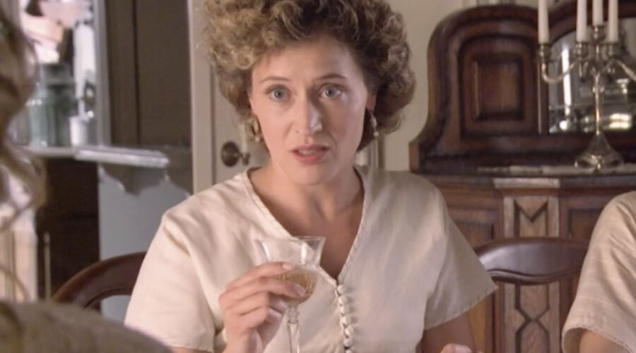 Marta Larralde (Diana Silva Torrealba) in una scena della puntata 11 di 