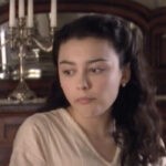 Carla Díaz (Elisa Silva Torrealba) in una scena della puntata 11 di 