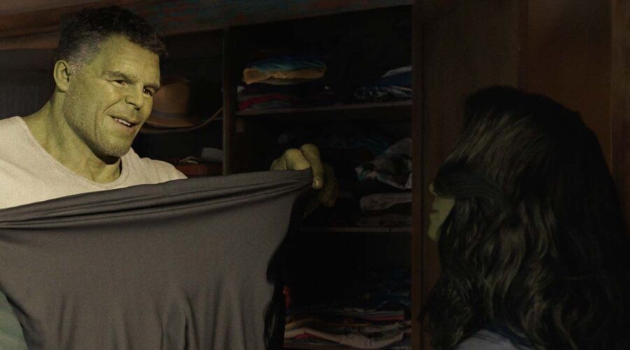 Tatiana Maslany (She-Hulk) e Mark Ruffalo (Smart Hulk) in 