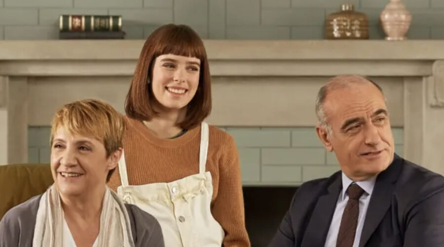 Alba Planas, Francesc Orellla E Blanca Portillo In Dìas Mejores Credits Cattura Schermo Canale Youtube Paramount Plus