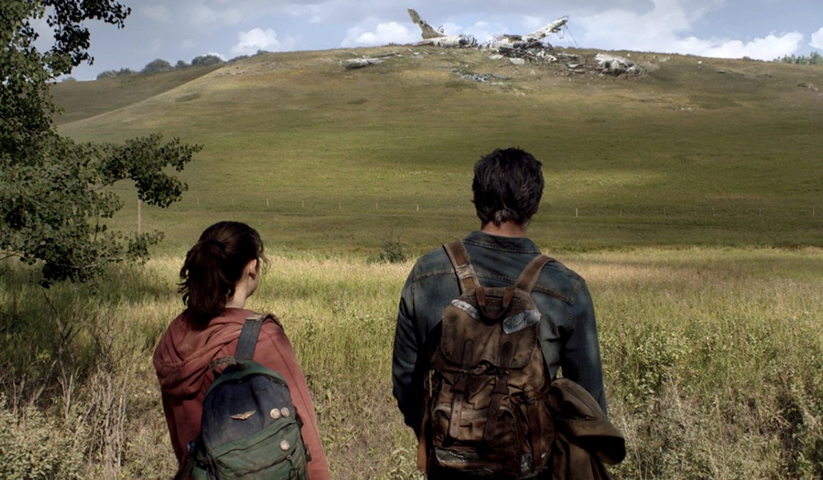 Da sinistra: Bella Ramsey e Pedro Pascal in una scena di “The Last of Us”. Credits: Sky Italia.