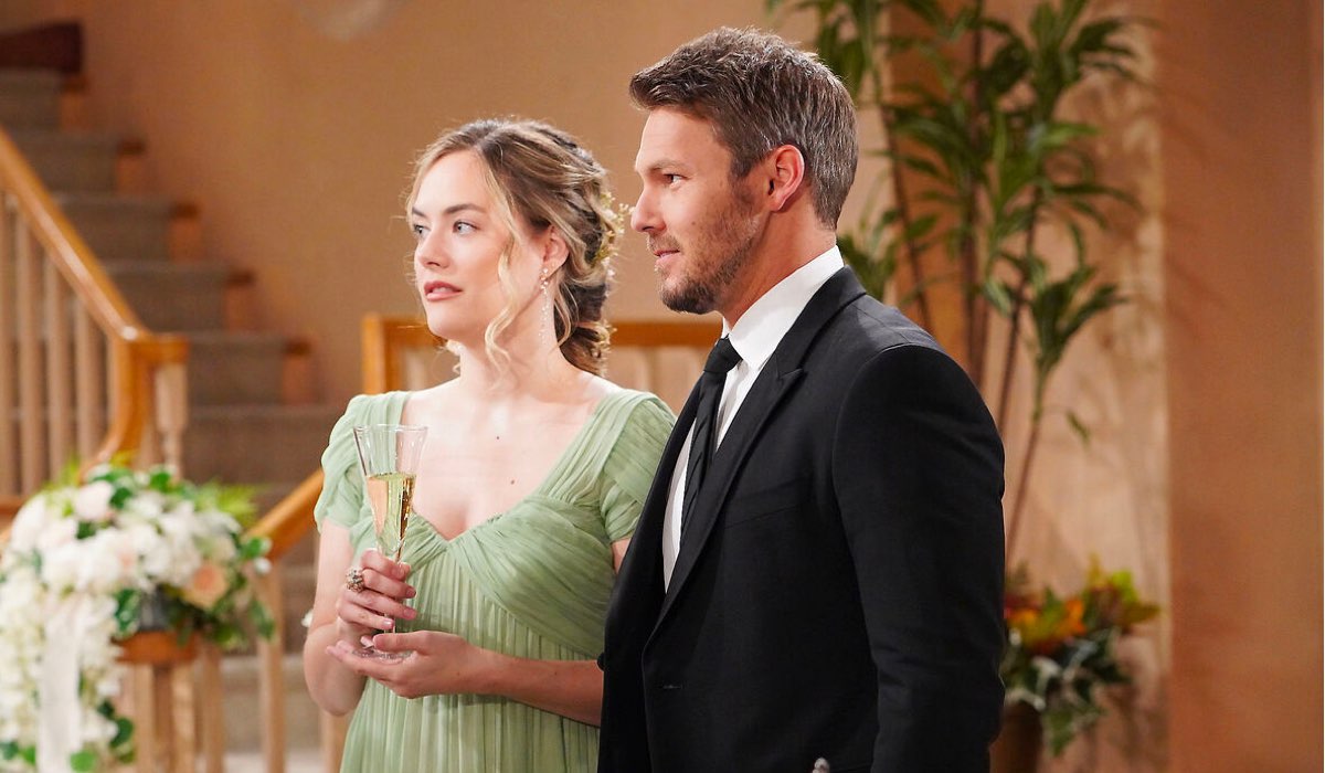 Da sinistra Annika Noelle interpreta Hope e Scott Clifton interpreta Liam In