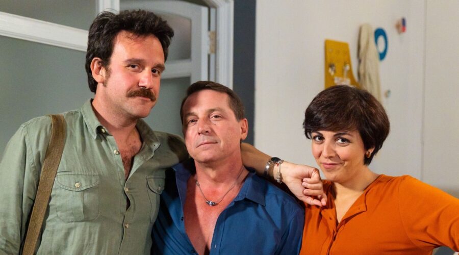 Da sinistra: Peppe Romano, Cosimo Alberti e Antonella Prisco in una scena di 