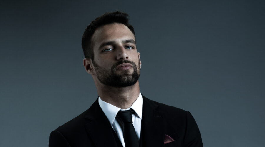 Jesús Castro in una foto di “Diario di un gigolò”. Credits: Netflix.