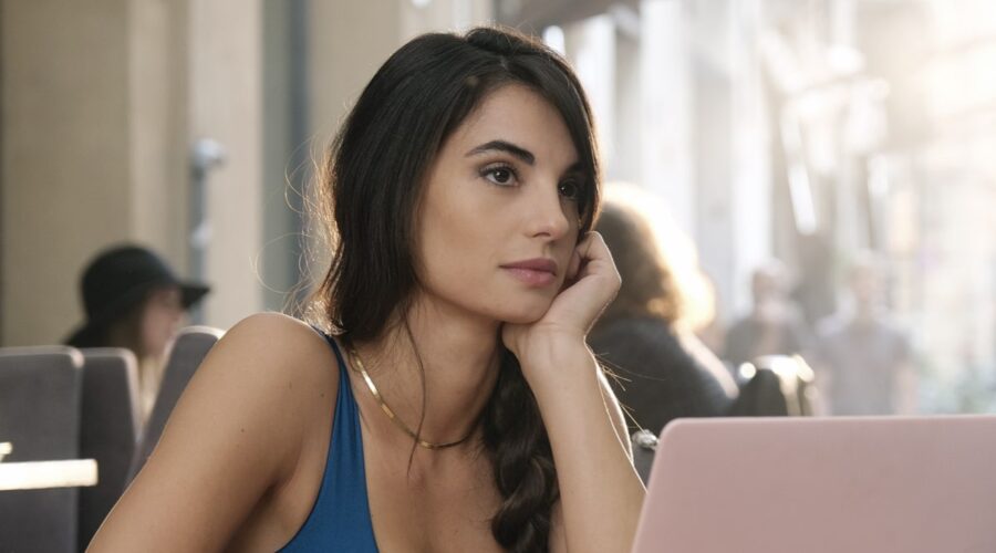 Francesca Chillemi (Viola Vitale) in una scena di