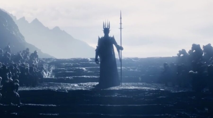 Sauron nei flashback del primo episodio de “Il Signore degli Anelli: Gli Anelli del Potere”. Credits: Cattura schermo/Prime Video.