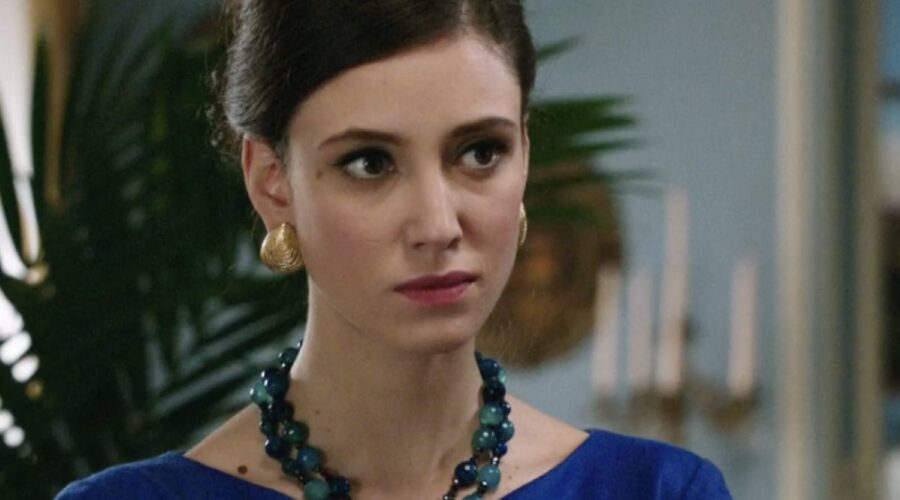 Lucrezia Massari (Flora Gentile Ravasi) in una scena della puntata 115 de