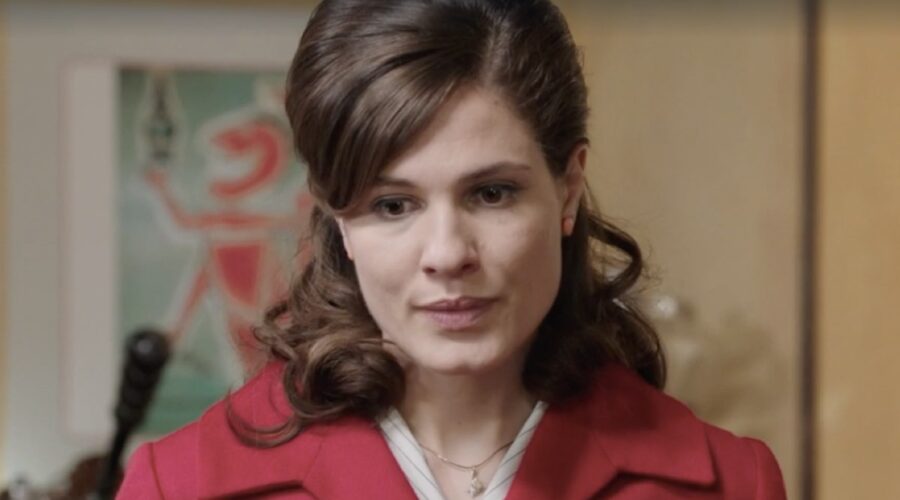 Giulia Vecchio (Anna Imbriani) in una scena della puntata 9 de