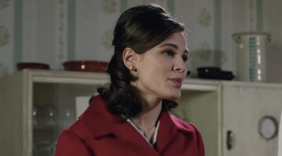 Giulia Vecchio (Anna Imbriani) in una scena della puntata 9 de