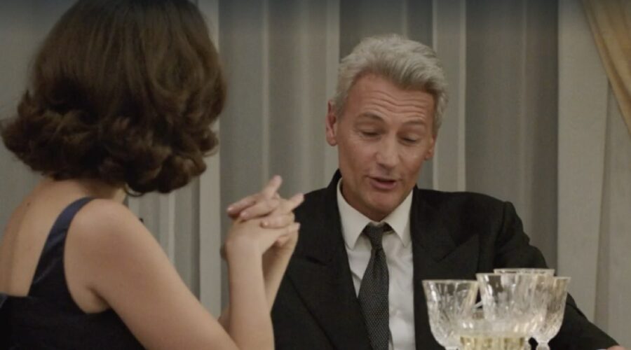 Da sinistra: Lucrezia Massari (Flora Gentile Ravasi) e Roberto Farnesi (Umberto Guarnieri) in una scena della puntata 11 de