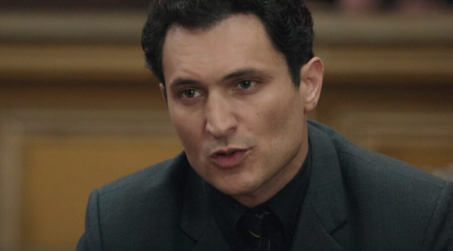 Alessandro Tersigni (Vittorio Conti) in una scena della puntata 2 de