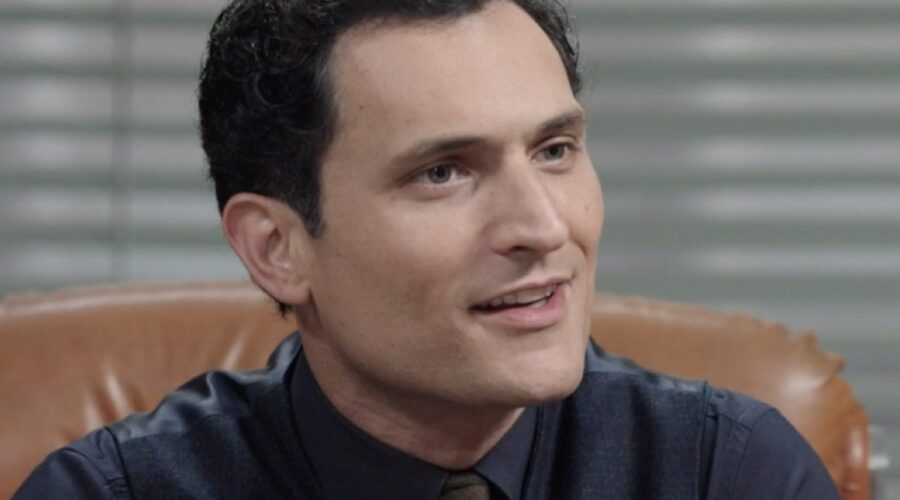 Alessandro Tersigni (Vittorio Conti) in una scena della puntata 9 de