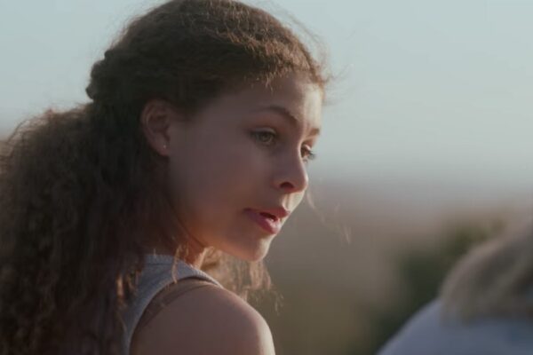 Jada Lee henry in una scena dal trailer di 